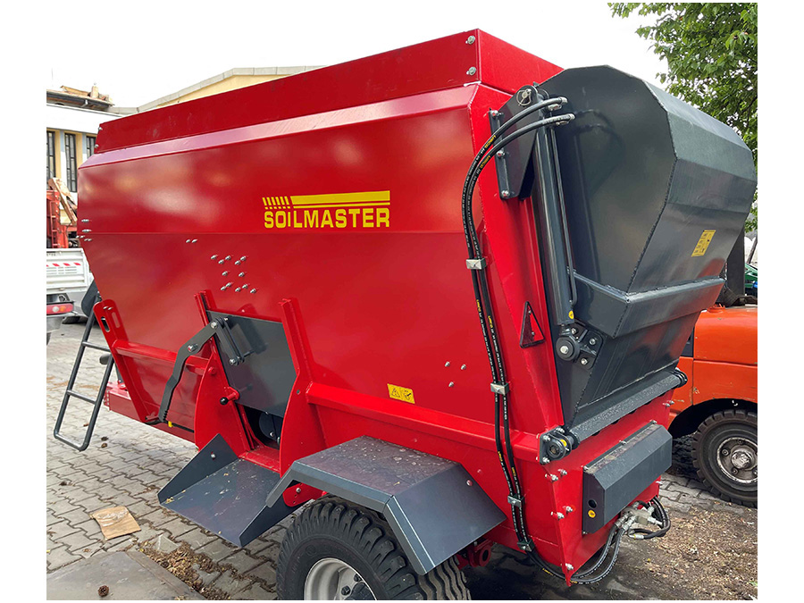 HORIZONTAL TYPE FEED MIXER | Soil Master | Agricultural Machinery ...